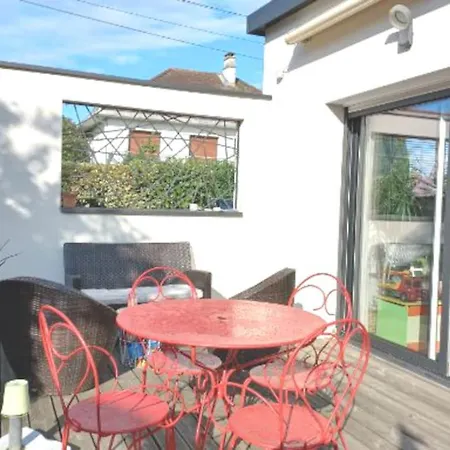 Agreable Maison De Ville, Lumineuse Avec Jardin *