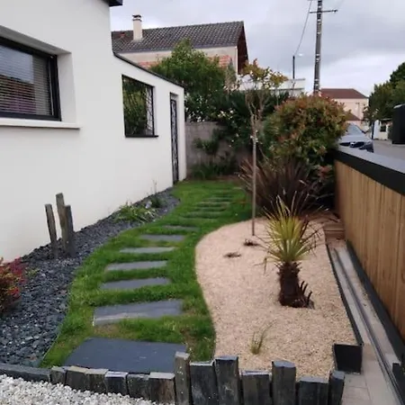 Agreable Maison De Ville, Lumineuse Avec Jardin