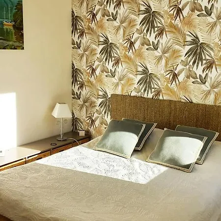 Agreable Maison De Ville, Lumineuse Avec Jardin